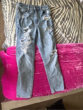 American Eagle Outfitters Light Blue Ripped Boyfriend Jeans